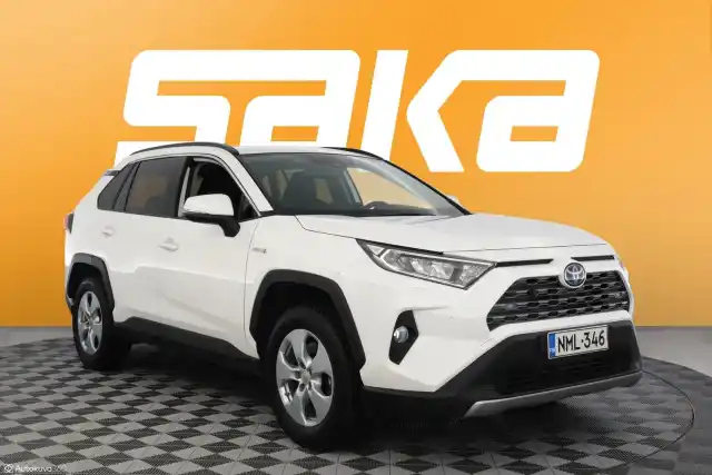 Valkoinen Maastoauto, Toyota RAV4 – NML-346