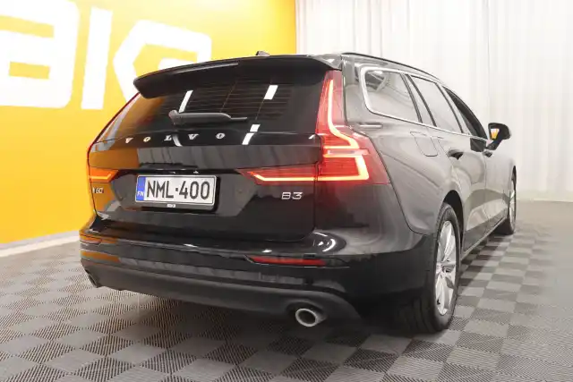 Musta Farmari, Volvo V60 – NML-400