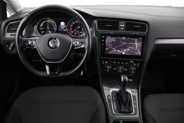 Harmaa Viistoperä, Volkswagen Golf – NML-595