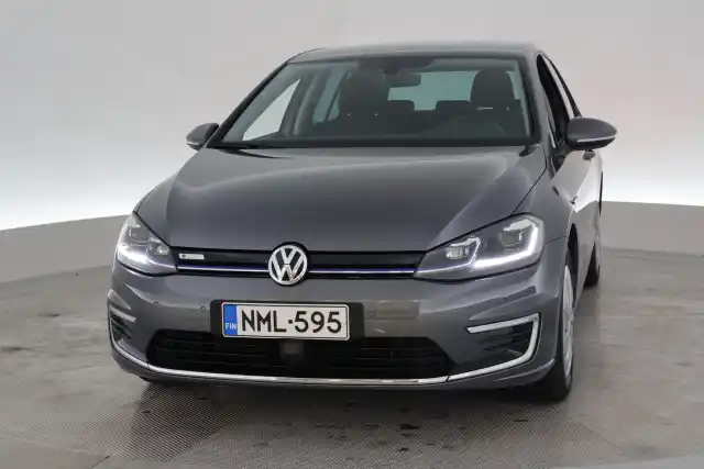 Harmaa Viistoperä, Volkswagen Golf – NML-595