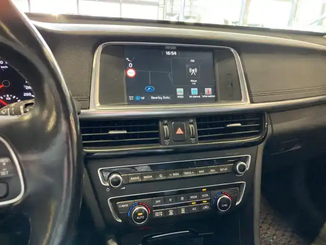 Harmaa Sedan, Kia Optima – NML-667