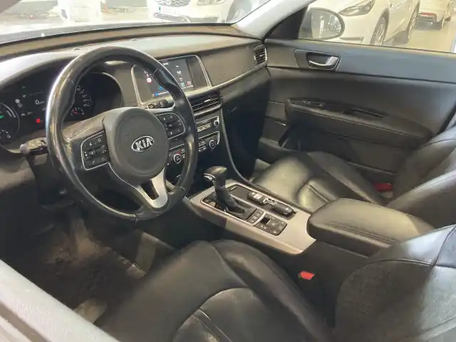 Harmaa Sedan, Kia Optima – NML-667