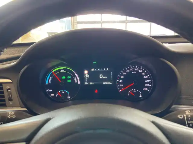 Harmaa Sedan, Kia Optima – NML-667