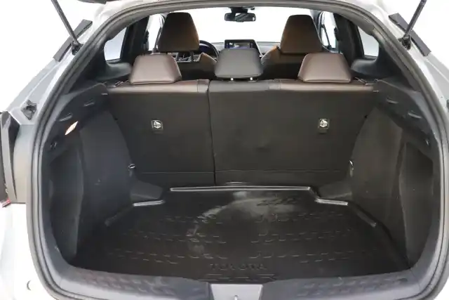 Hopea Maastoauto, Toyota C-HR – NML-693
