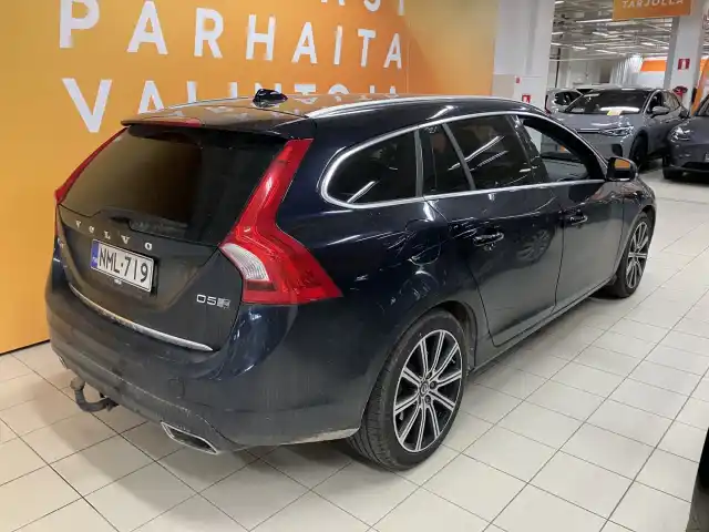 Sininen Farmari, Volvo V60 – NML-719