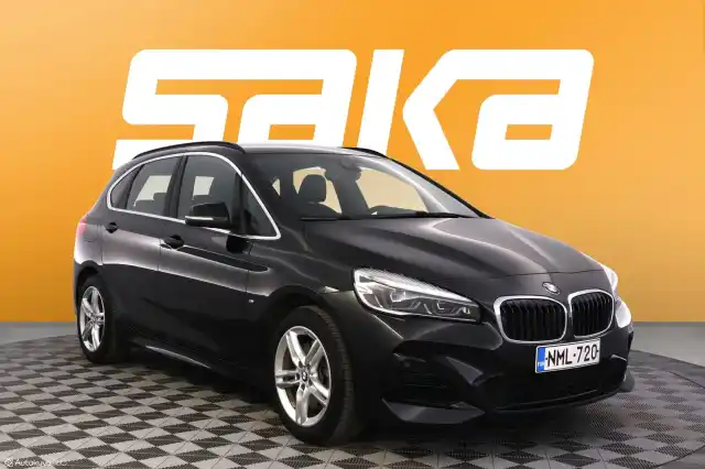 Musta Tila-auto, BMW 225 – NML-720