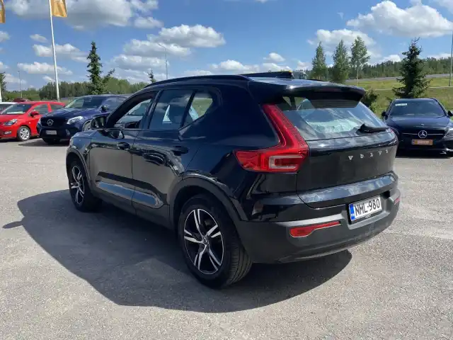 Musta Maastoauto, Volvo XC40 – NML-980