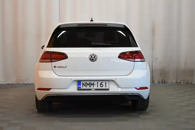 Valkoinen Viistoperä, Volkswagen Golf – NMM-161