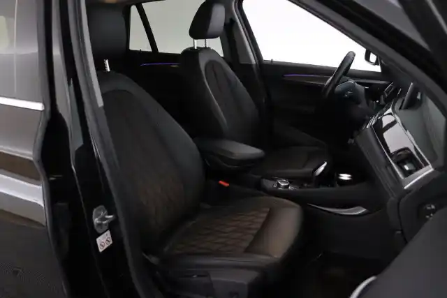 Musta Maastoauto, BMW X1 – NMM-434