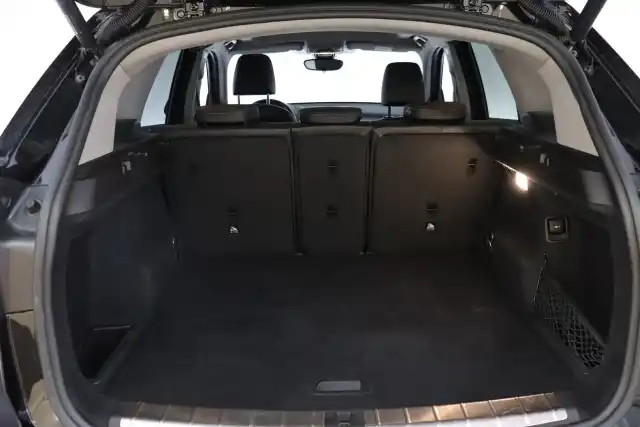 Musta Maastoauto, BMW X1 – NMM-434