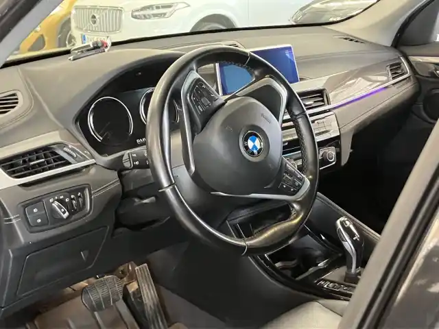 Musta Maastoauto, BMW X1 – NMM-434