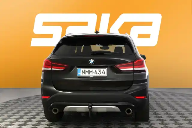 Musta Maastoauto, BMW X1 – NMM-434