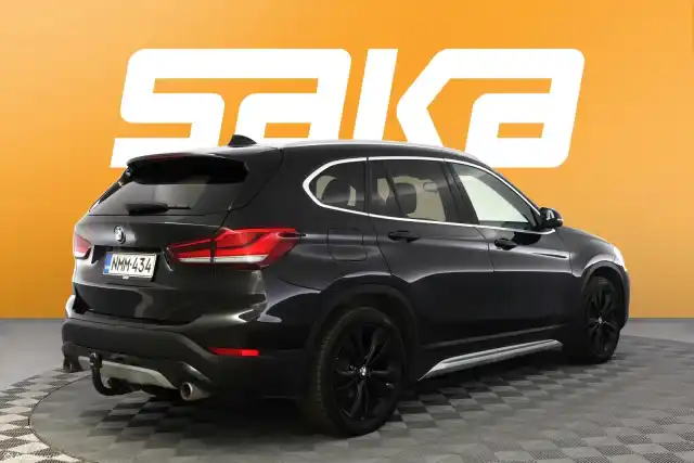 Musta Maastoauto, BMW X1 – NMM-434