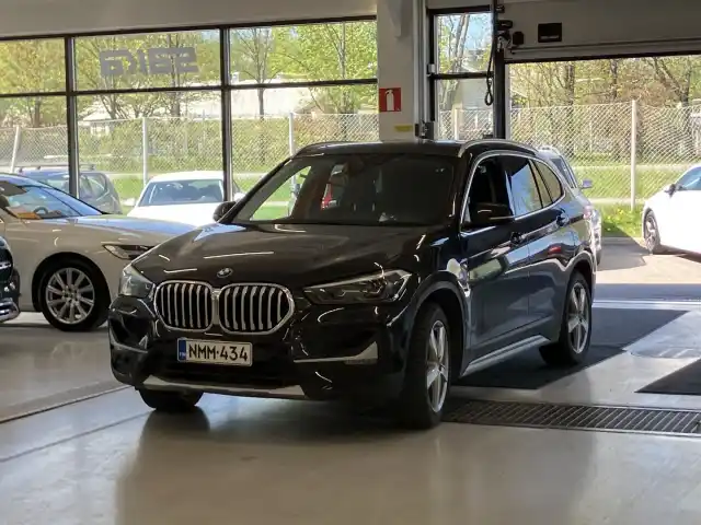 Musta Maastoauto, BMW X1 – NMM-434