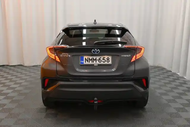 Harmaa Maastoauto, Toyota C-HR – NMM-658