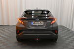 Harmaa Maastoauto, Toyota C-HR – NMM-658, kuva 7