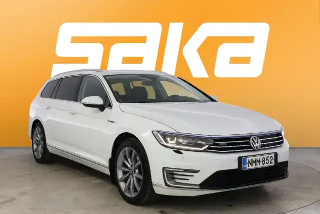 Valkoinen Farmari, Volkswagen Passat – NMM-852