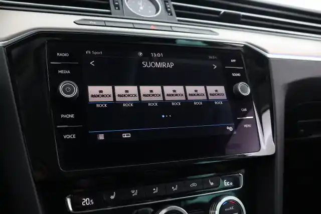 Valkoinen Farmari, Volkswagen Passat – NMM-852