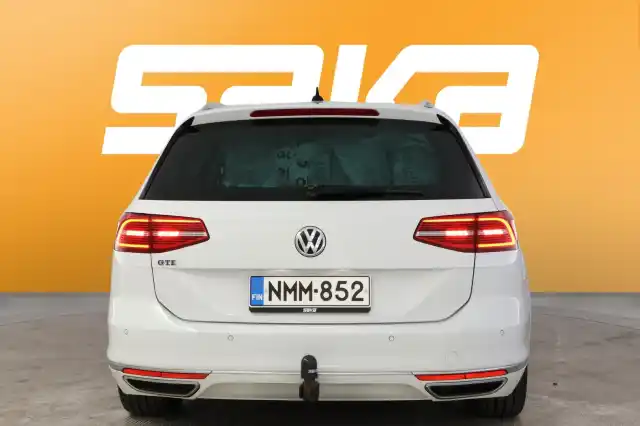 Valkoinen Farmari, Volkswagen Passat – NMM-852