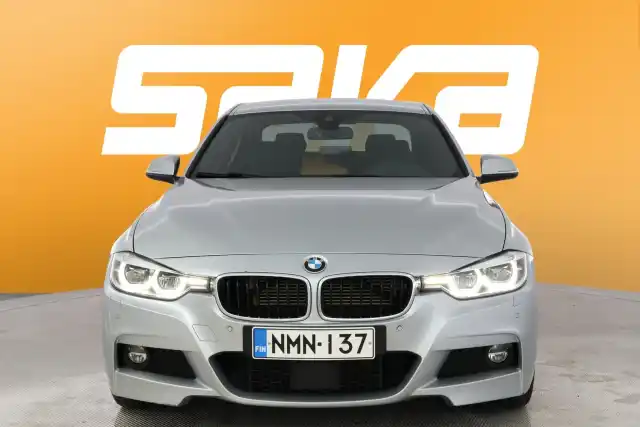 Hopea Sedan, BMW 330 – NMN-137