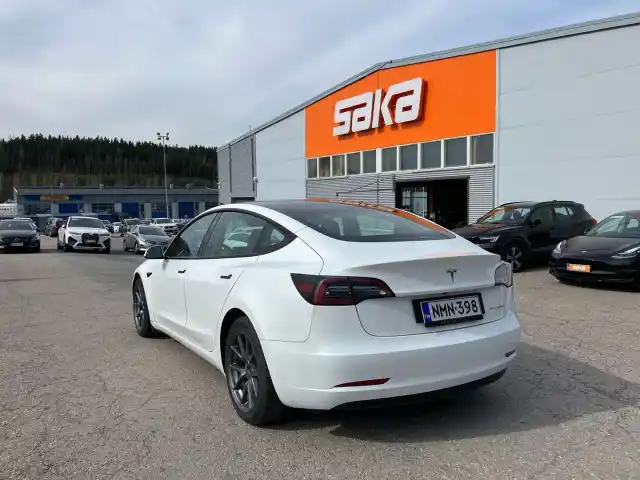 Valkoinen Sedan, Tesla Model 3 – NMN-398