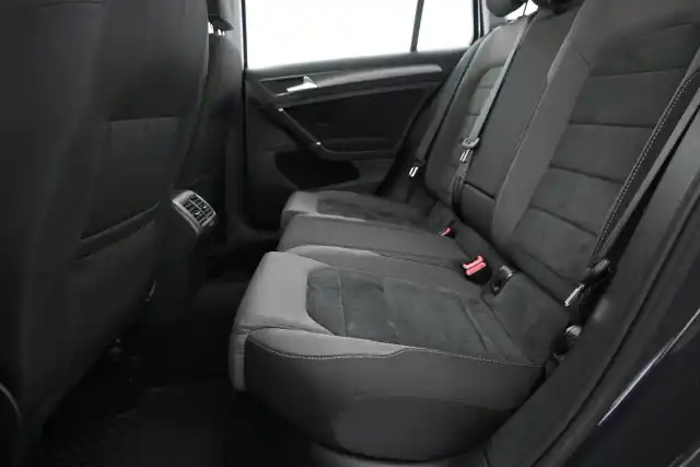 Harmaa Farmari, Volkswagen Golf – NMN-641