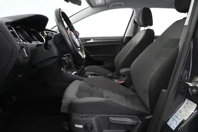 Harmaa Farmari, Volkswagen Golf – NMN-641