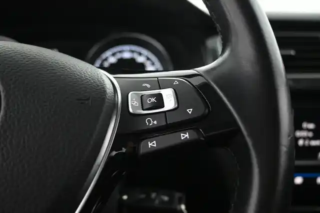 Harmaa Farmari, Volkswagen Golf – NMN-641