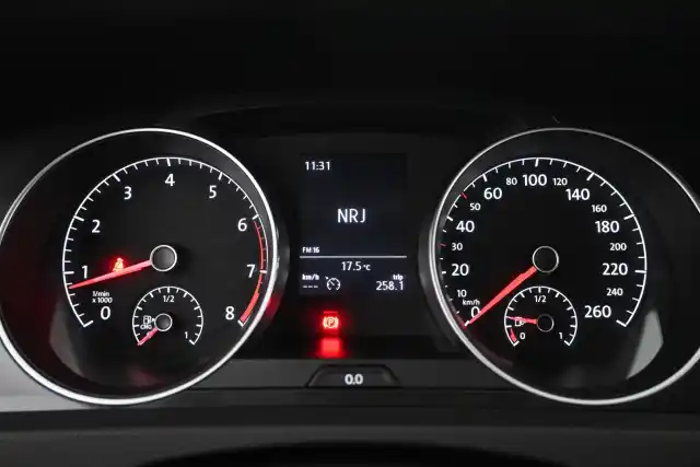 Harmaa Farmari, Volkswagen Golf – NMN-641