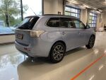 Sininen Maastoauto, Mitsubishi OUTLANDER PHEV – NMN-701, kuva 2