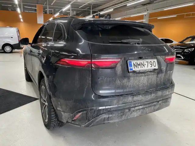 Musta Maastoauto, Jaguar F-PACE – NMN-790