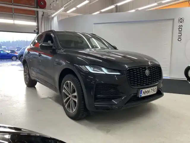 Musta Maastoauto, Jaguar F-PACE – NMN-790