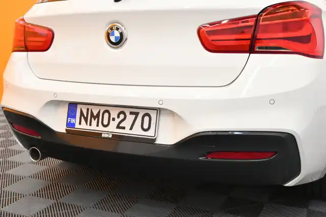 Valkoinen Viistoperä, BMW 118 – NMO-270