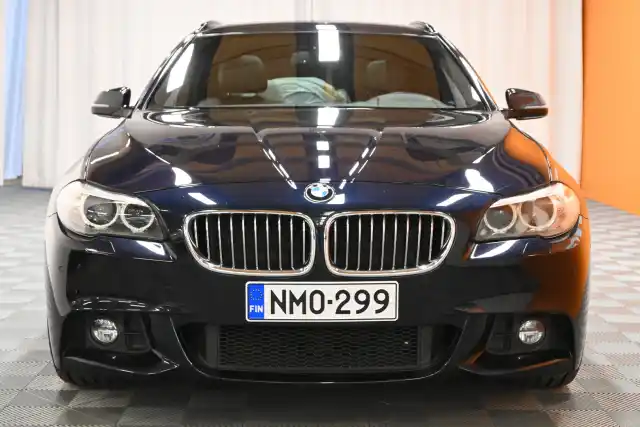 Musta Farmari, BMW 520 – NMO-299