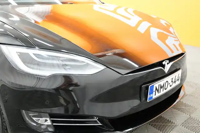 Musta Sedan, Tesla Model S – NMO-344