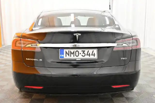 Musta Sedan, Tesla Model S – NMO-344