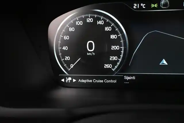 Harmaa Maastoauto, Volvo XC90 – NMO-411