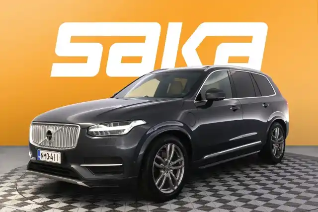 Harmaa Maastoauto, Volvo XC90 – NMO-411