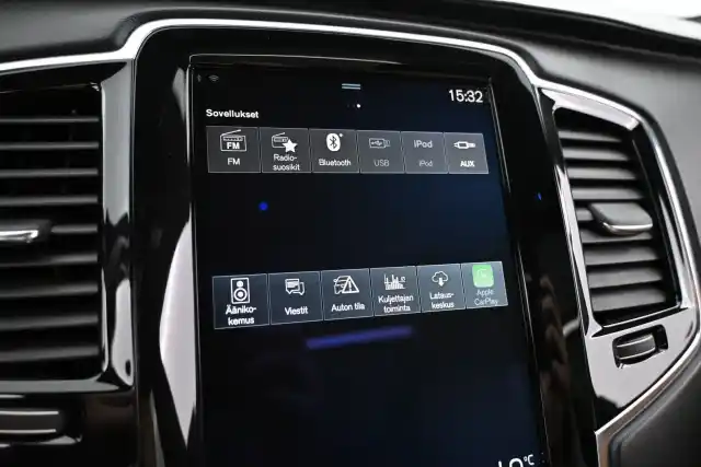 Harmaa Maastoauto, Volvo XC90 – NMO-411