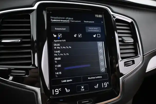 Harmaa Maastoauto, Volvo XC90 – NMO-411