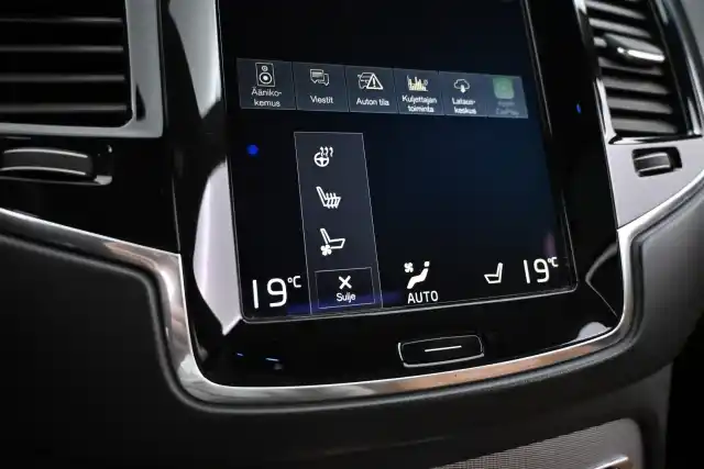 Harmaa Maastoauto, Volvo XC90 – NMO-411