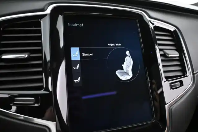 Harmaa Maastoauto, Volvo XC90 – NMO-411