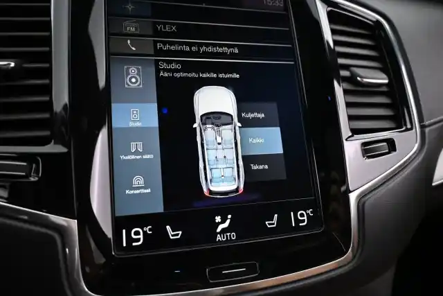Harmaa Maastoauto, Volvo XC90 – NMO-411
