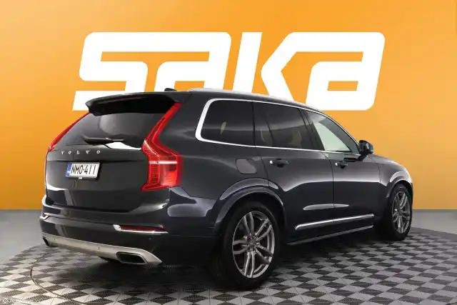Harmaa Maastoauto, Volvo XC90 – NMO-411
