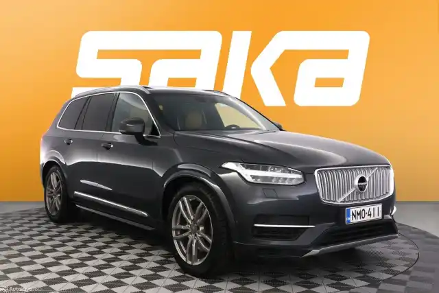 Harmaa Maastoauto, Volvo XC90 – NMO-411