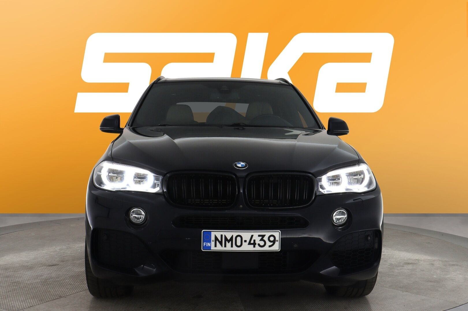 Musta Maastoauto, BMW X5 – NMO-439