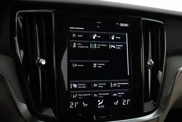 Harmaa Farmari, Volvo V60 – NMO-613