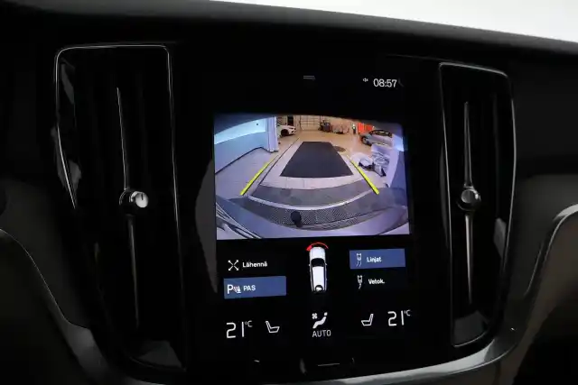 Harmaa Farmari, Volvo V60 – NMO-613