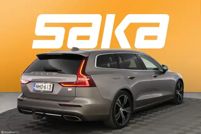 Harmaa Farmari, Volvo V60 – NMO-613