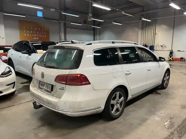 Valkoinen Farmari, Volkswagen Passat – NMP-761